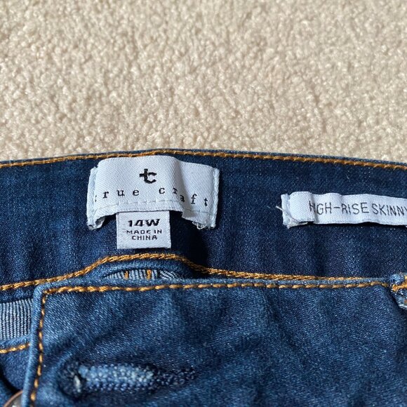 Women's Size 14 Jean's Old Navy Wow Mid Rise and True Craft High Rise - Picture 6 of 7